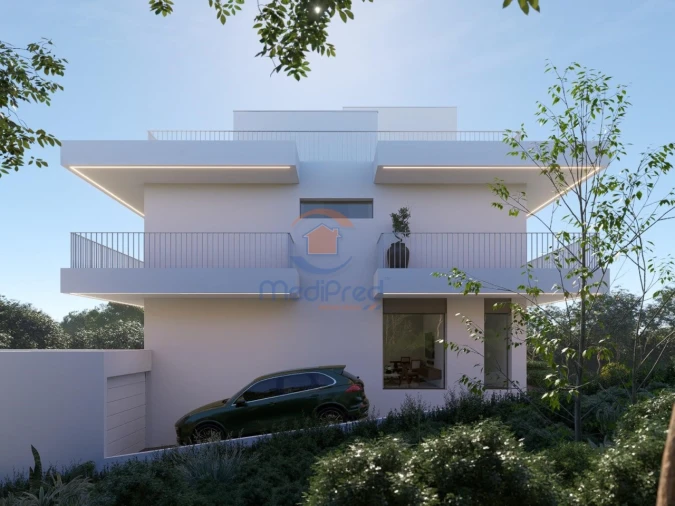 Moradia T4 para Venda em Pontinha e Famões Foto 13