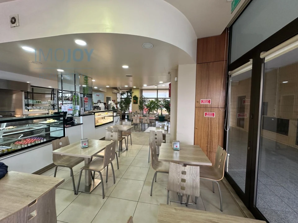 Loja para Arrendamento em Mafamude e Vilar do Paraíso Foto 4