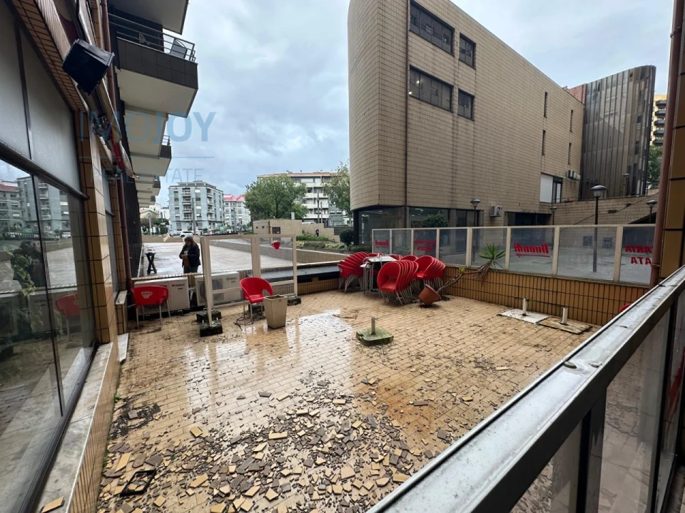 Loja para Arrendamento em Mafamude e Vilar do Paraíso Foto 6