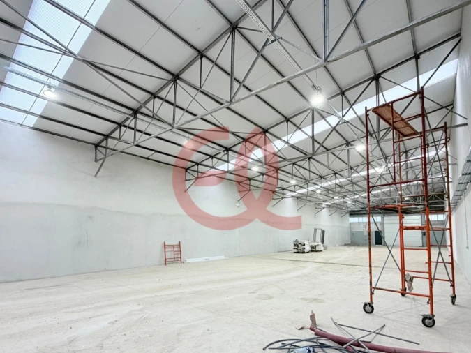 Armazém para Arrendamento em Santa Marta de Portuzelo Foto 2