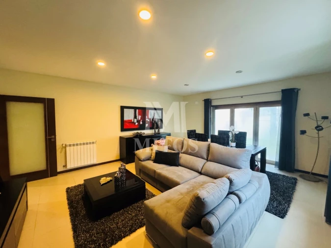 Moradia T3 para Venda em Mazarefes e Vila Fria Foto 6