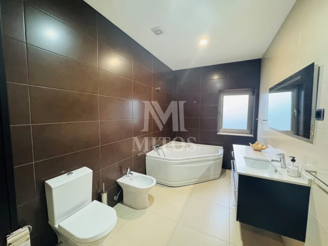 Moradia T3 para Venda em Mazarefes e Vila Fria Foto 8