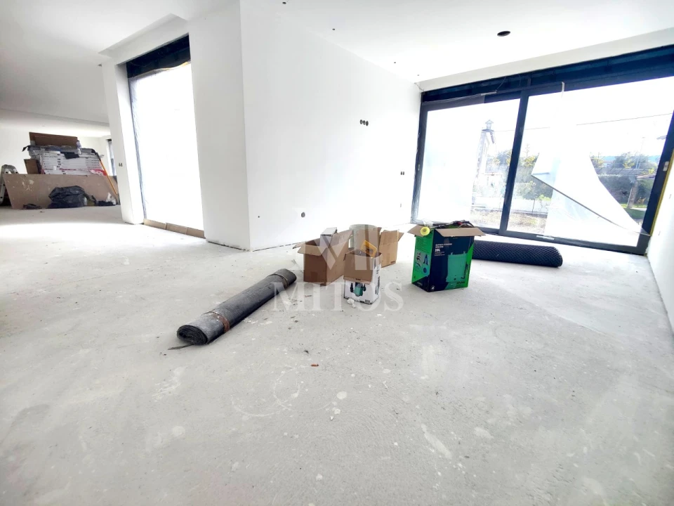 Moradia T4 para Venda em Forjães Foto 12