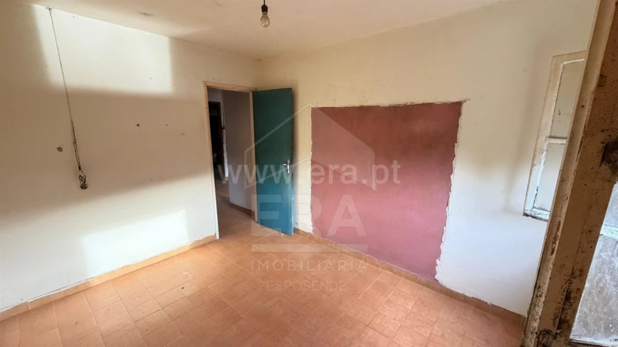 Moradia T3 para Venda em Rebordões (Santa Maria) Foto 9