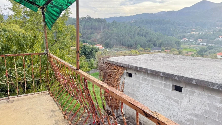 Moradia T3 para Venda em Rebordões (Santa Maria) Foto 16