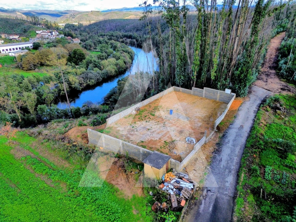 Terreno para Venda em Macinhata do Vouga Foto 4