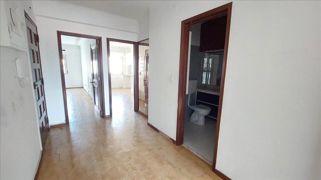 Apartamento T2 para Venda em Queluz e Belas Foto 11