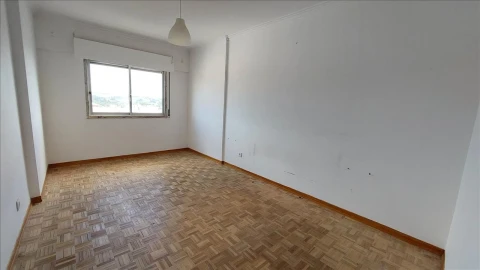 Apartamento T2 para Venda em Queluz e Belas