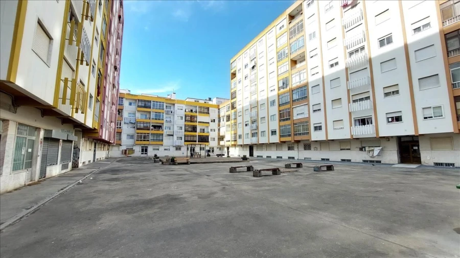 Apartamento T2 para Venda em Queluz e Belas Foto 14