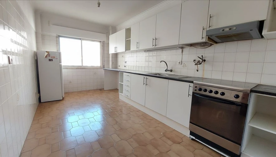 Apartamento T2 para Venda em Queluz e Belas Foto 5
