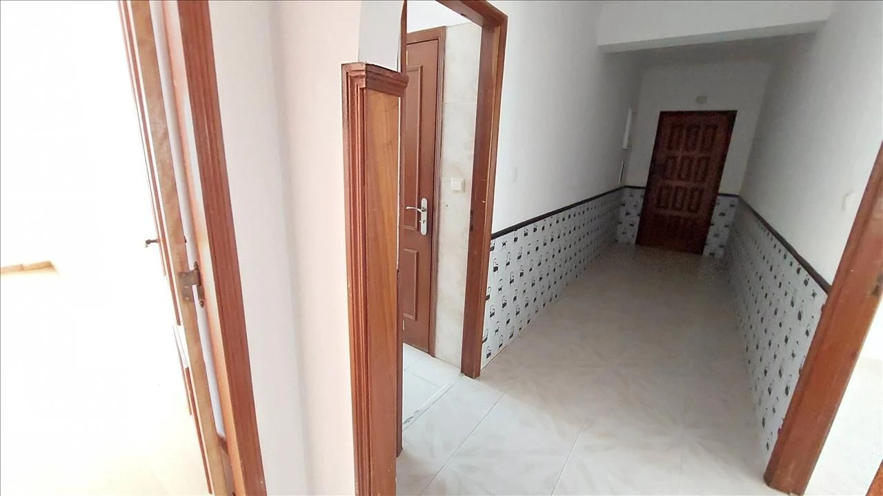 Apartamento T2 para Venda em Agualva e Mira-Sintra Foto 6