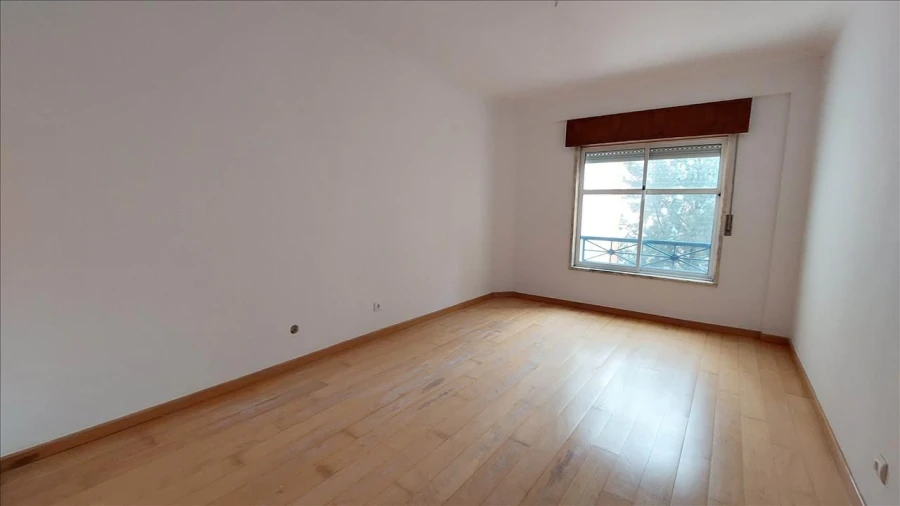 Apartamento T2 para Venda em Agualva e Mira-Sintra Foto 7