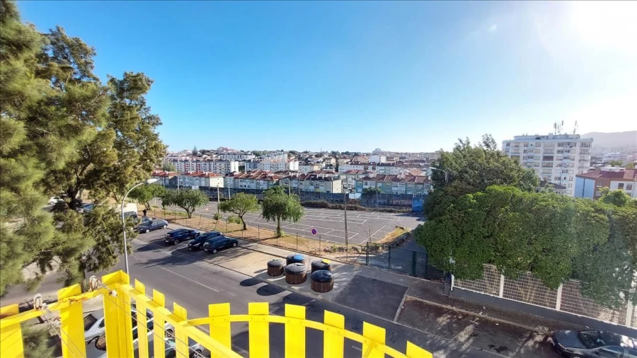 Apartamento T2 para Venda em Agualva e Mira-Sintra Foto 17