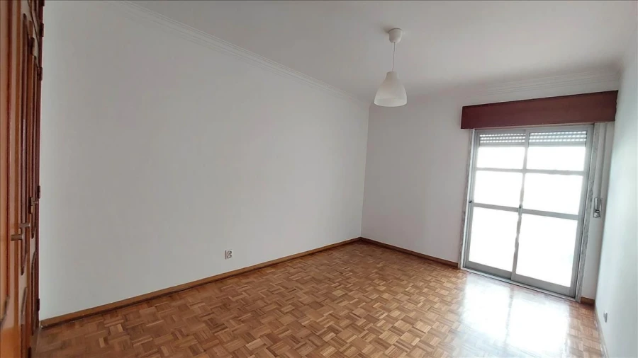 Apartamento T2 para Venda em Agualva e Mira-Sintra Foto 9