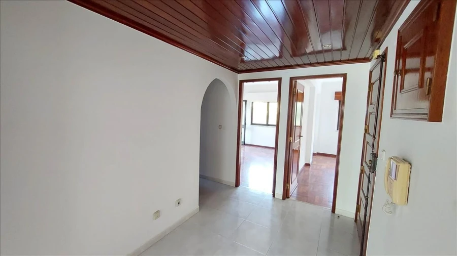Apartamento T2 para Venda em Queluz e Belas Foto 3