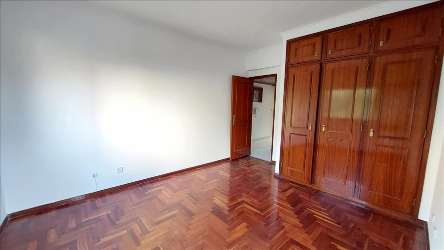 Apartamento T2 para Venda em Queluz e Belas Foto 7
