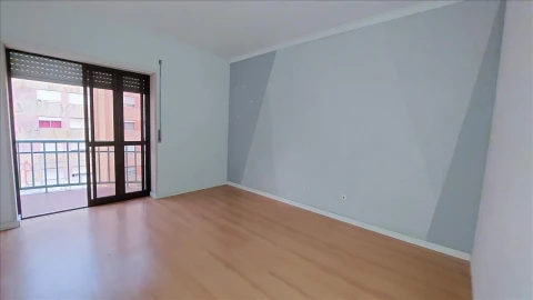 Apartamento T2 para Venda em Agualva e Mira-Sintra