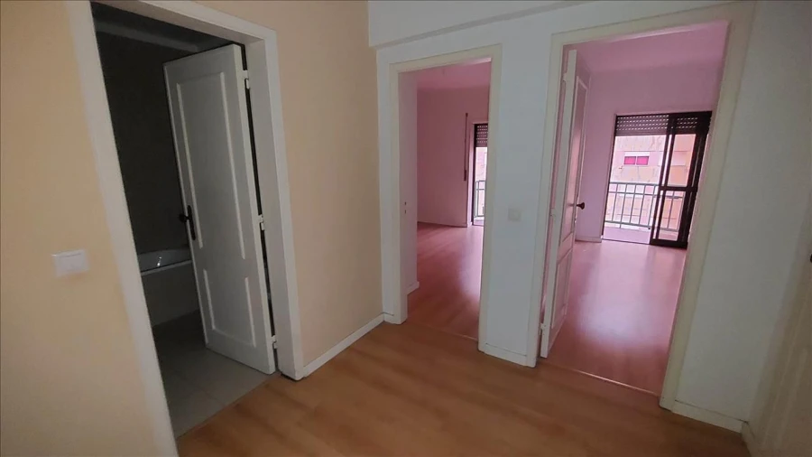 Apartamento T2 para Venda em Agualva e Mira-Sintra Foto 10
