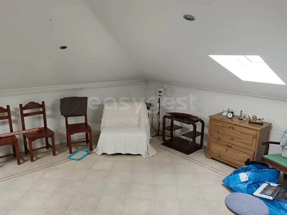 Prédio para Venda em Valado dos Frades Foto 11