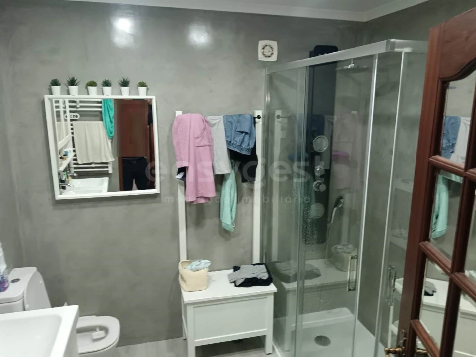 Prédio para Venda em Valado dos Frades Foto 19