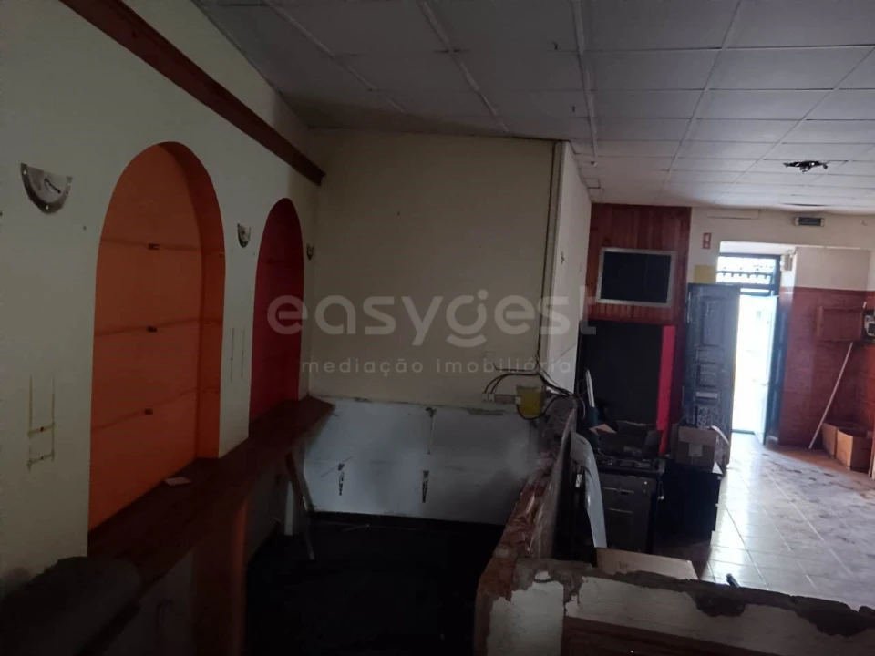 Prédio para Venda em Valado dos Frades Foto 21