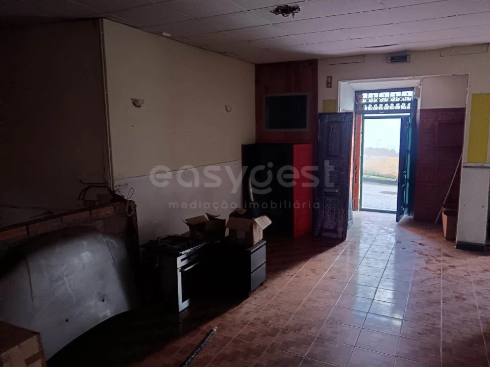 Prédio para Venda em Valado dos Frades Foto 27