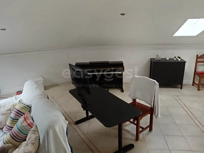 Prédio para Venda em Valado dos Frades Foto 4