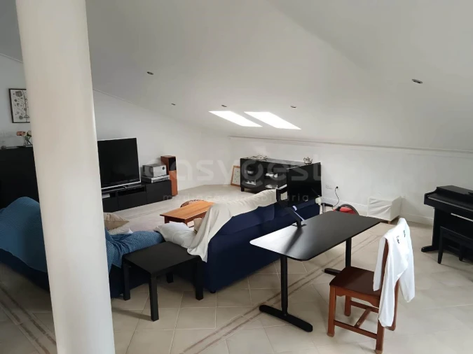 Prédio para Venda em Valado dos Frades Foto 9