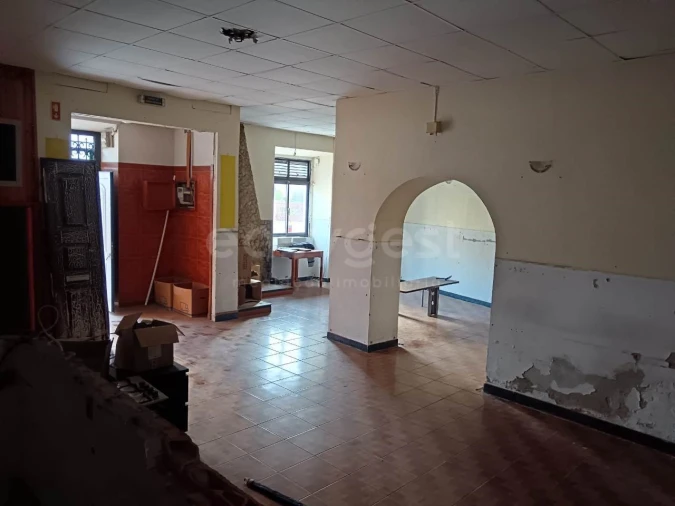 Prédio para Venda em Valado dos Frades Foto 23