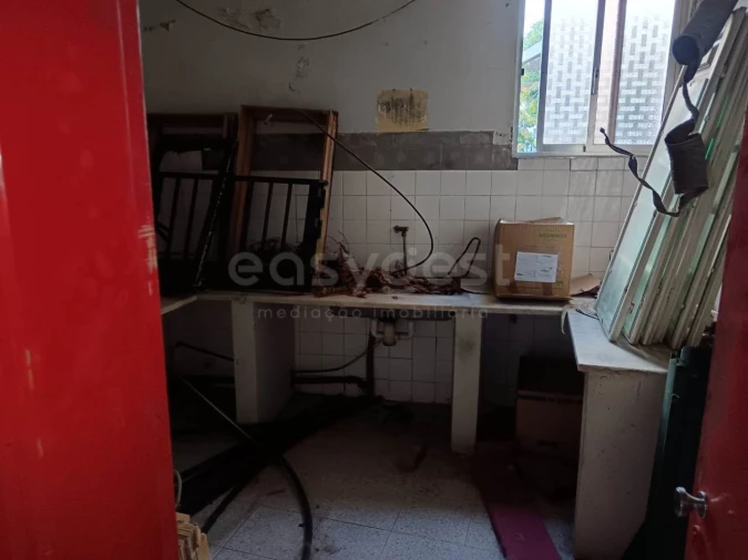 Prédio para Venda em Valado dos Frades Foto 24