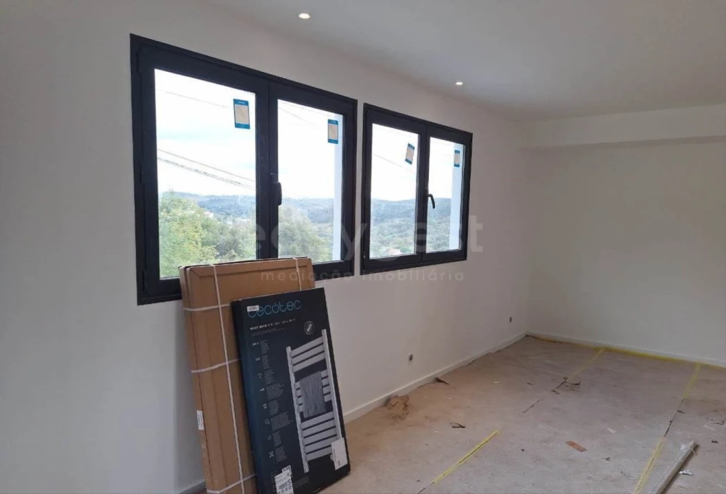 Moradia T3 para Venda em Espite Foto 11