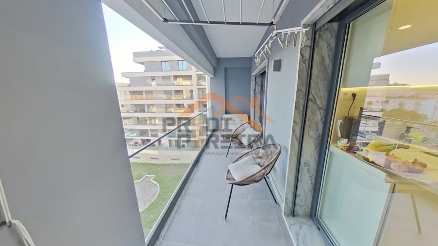 Apartamento T3 para Venda em Venteira Foto 12