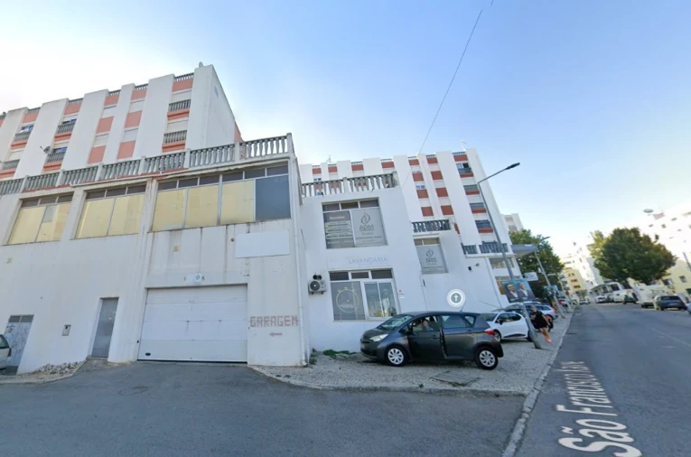 Garagem para Arrendamento em União das Freguesias de Setúbal Foto 2