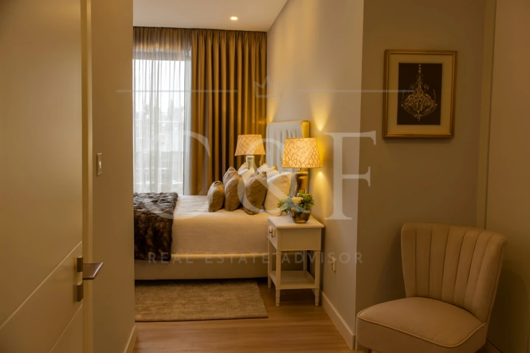 Apartamento T4 para Venda em Carcavelos e Parede Foto 9