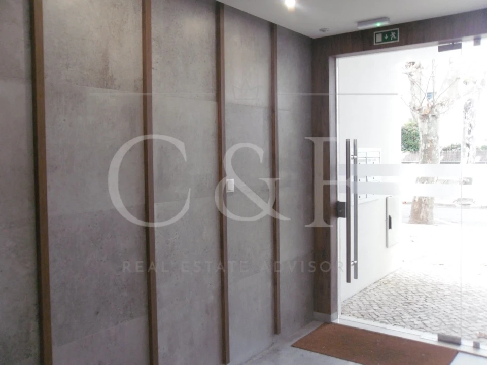 Apartamento T4 para Venda em Carcavelos e Parede Foto 17