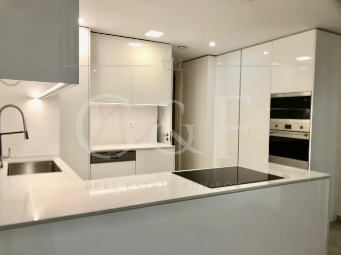 Apartamento T4 para Venda em Carcavelos e Parede Foto 6