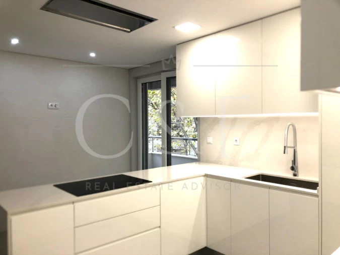 Apartamento T4 para Venda em Carcavelos e Parede Foto 7