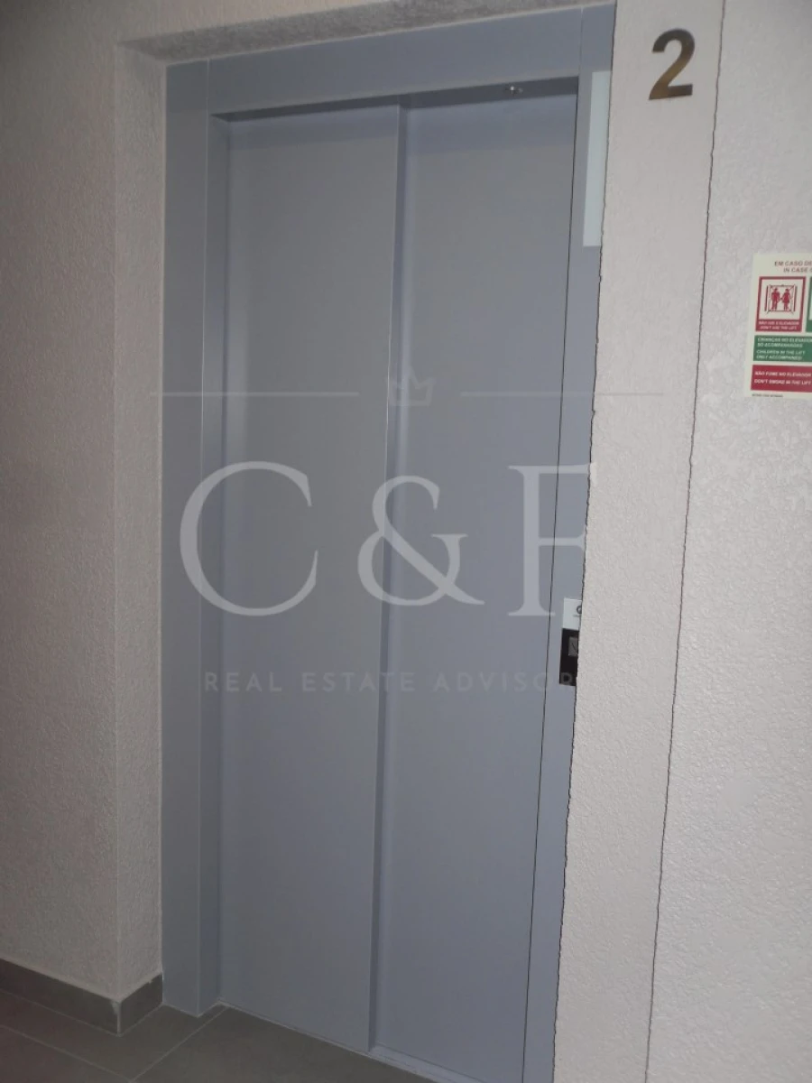 Apartamento T4 para Venda em Carcavelos e Parede Foto 15