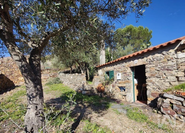 Prédio para Arrendamento em Penha Garcia