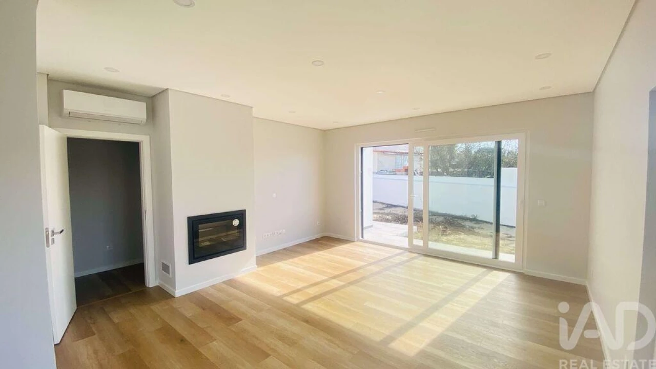 Moradia T4 para Venda em Santo Isidoro Foto 11