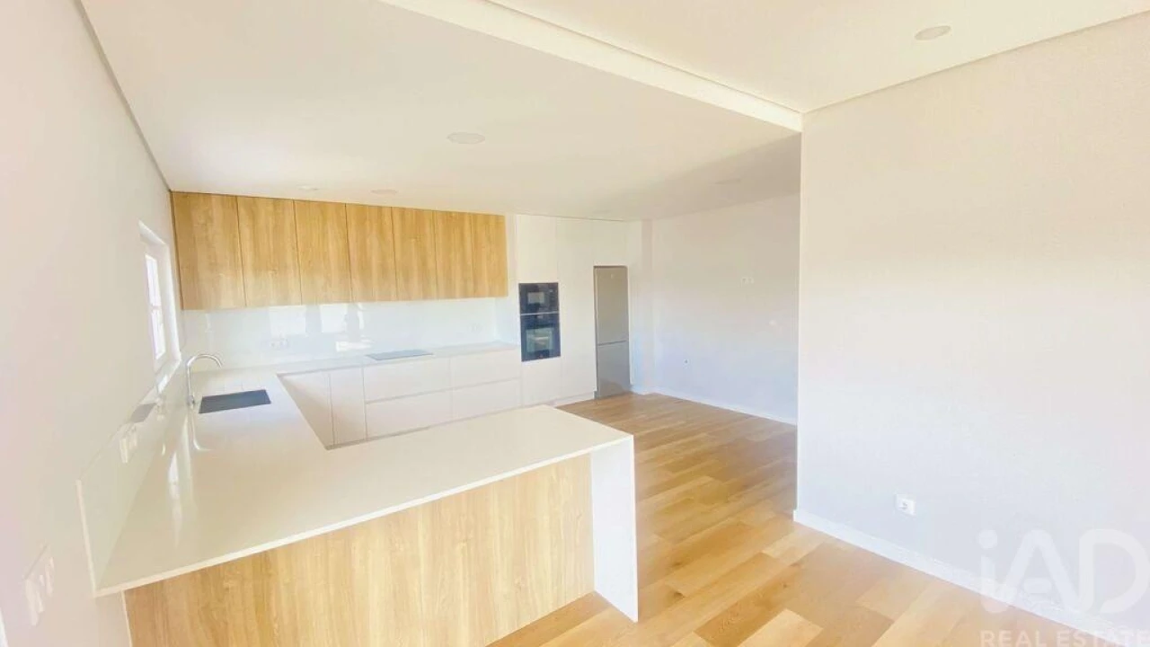 Moradia T4 para Venda em Santo Isidoro Foto 10