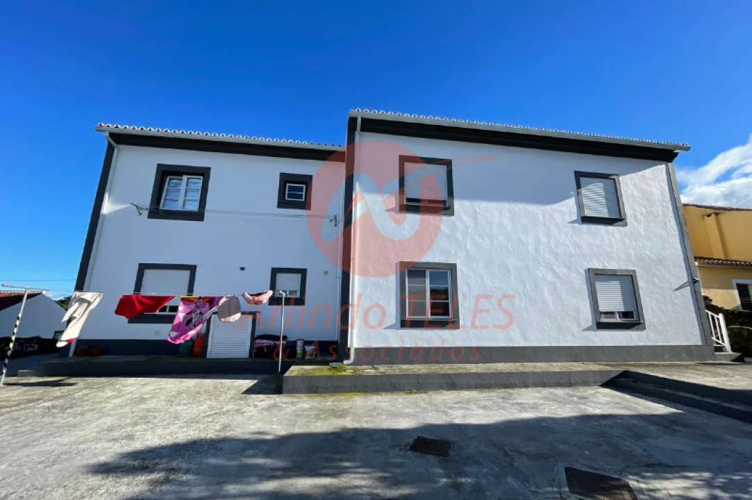 Apartamento T2 para Venda em Biscoitos Foto 9