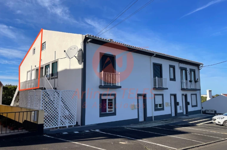 Apartamento T2 para Venda em Biscoitos Foto 1