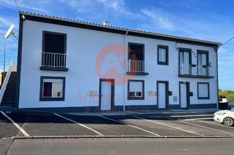 Apartamento T2 para Venda em Biscoitos Foto 3