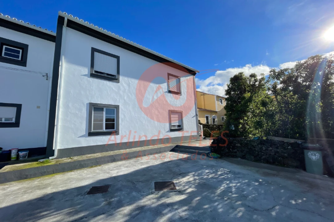 Apartamento T2 para Venda em Biscoitos Foto 8