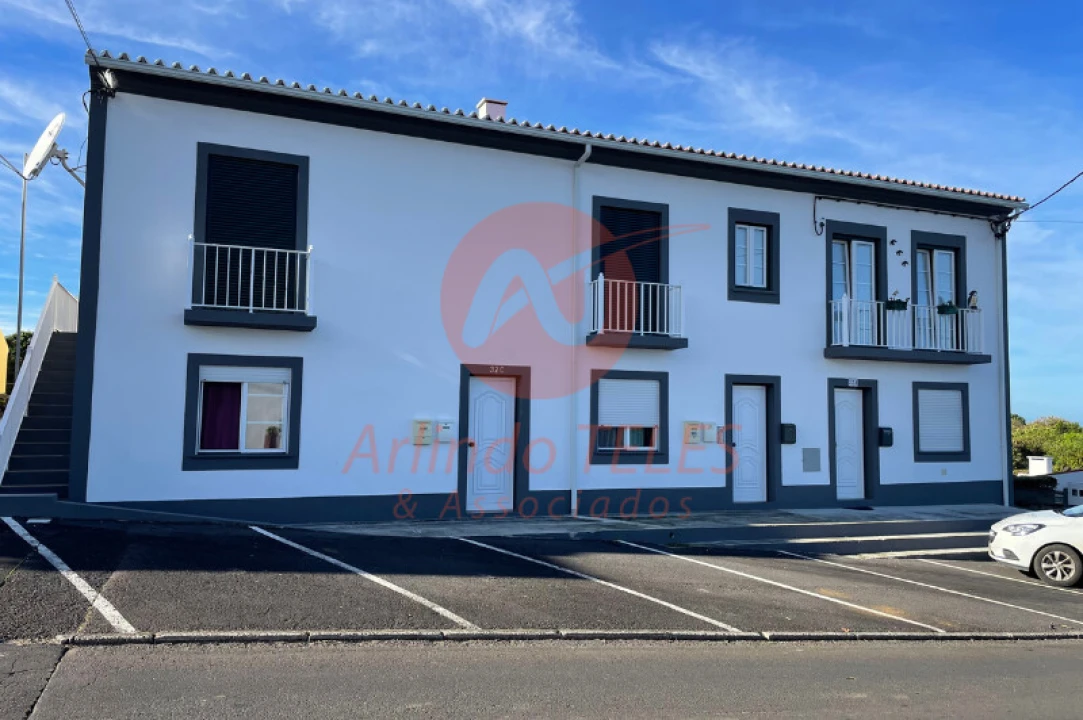 Apartamento T2 para Venda em Biscoitos Foto 3