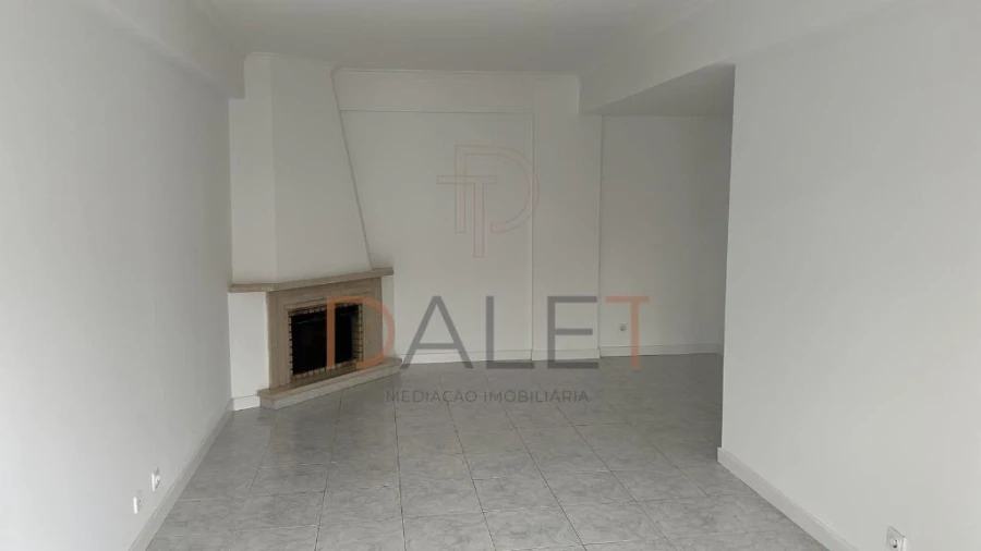 Apartamento T3 para Venda em Baixa da Banheira e Vale da Amoreira Foto 3