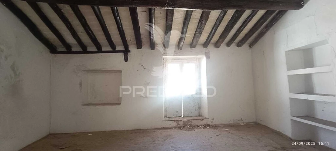 Moradia T2 para Venda em Santa Maria da Devesa Foto 5