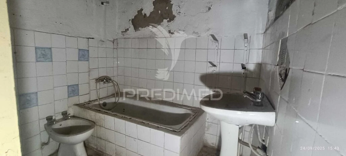 Moradia T2 para Venda em Santa Maria da Devesa Foto 3