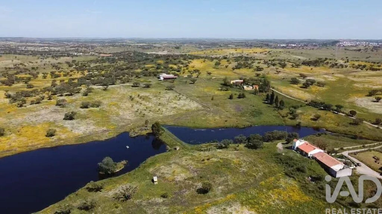 Quinta T7 para Venda em Ourique Foto 1